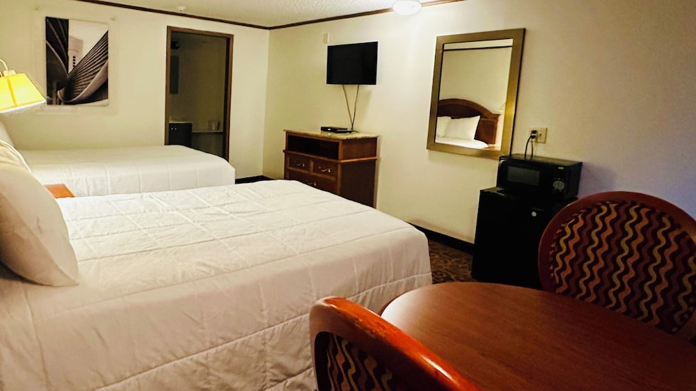 Bayshore Inn 6/40
