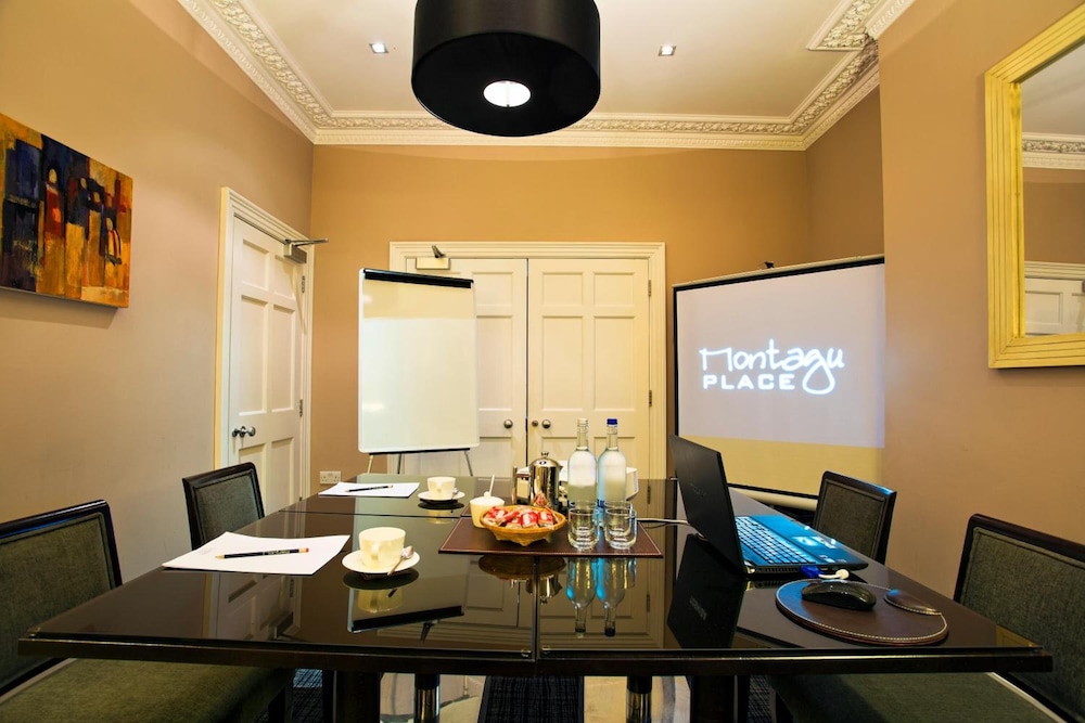 Montagu Place Hotel 42/50