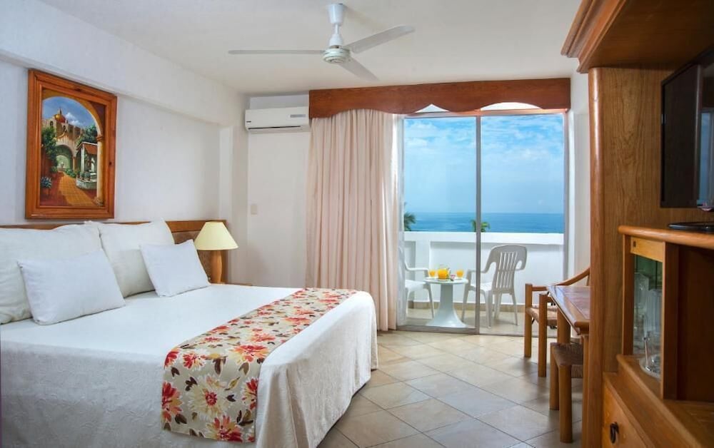 Hotel Tropicana Vallarta 10/50