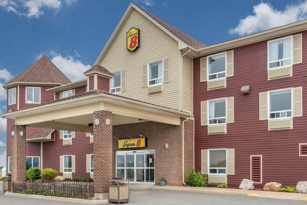 Super 8 by Wyndham Windsor NS 2/23