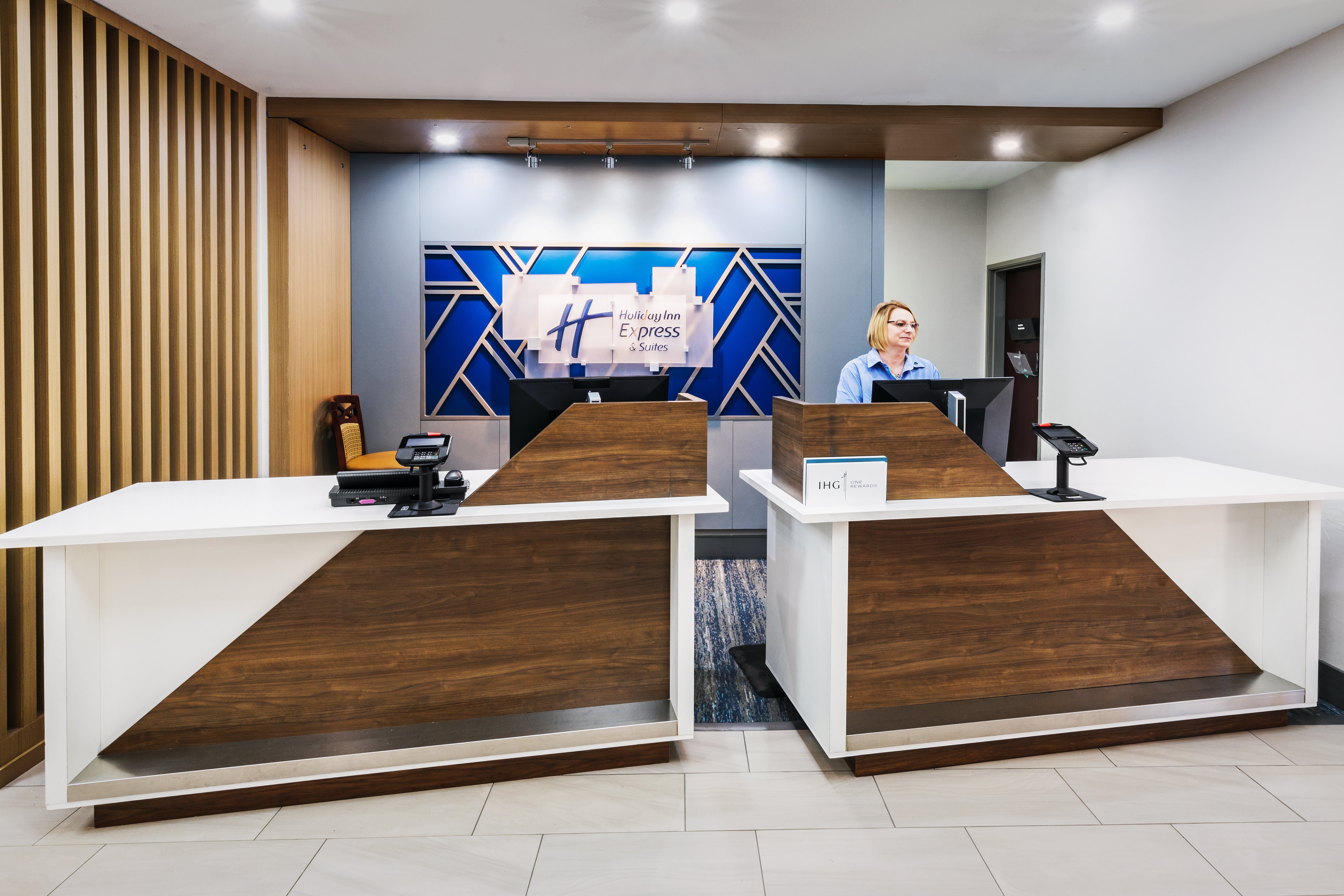Holiday Inn Express Hotel Suites Henderson Traffic Star 17/54