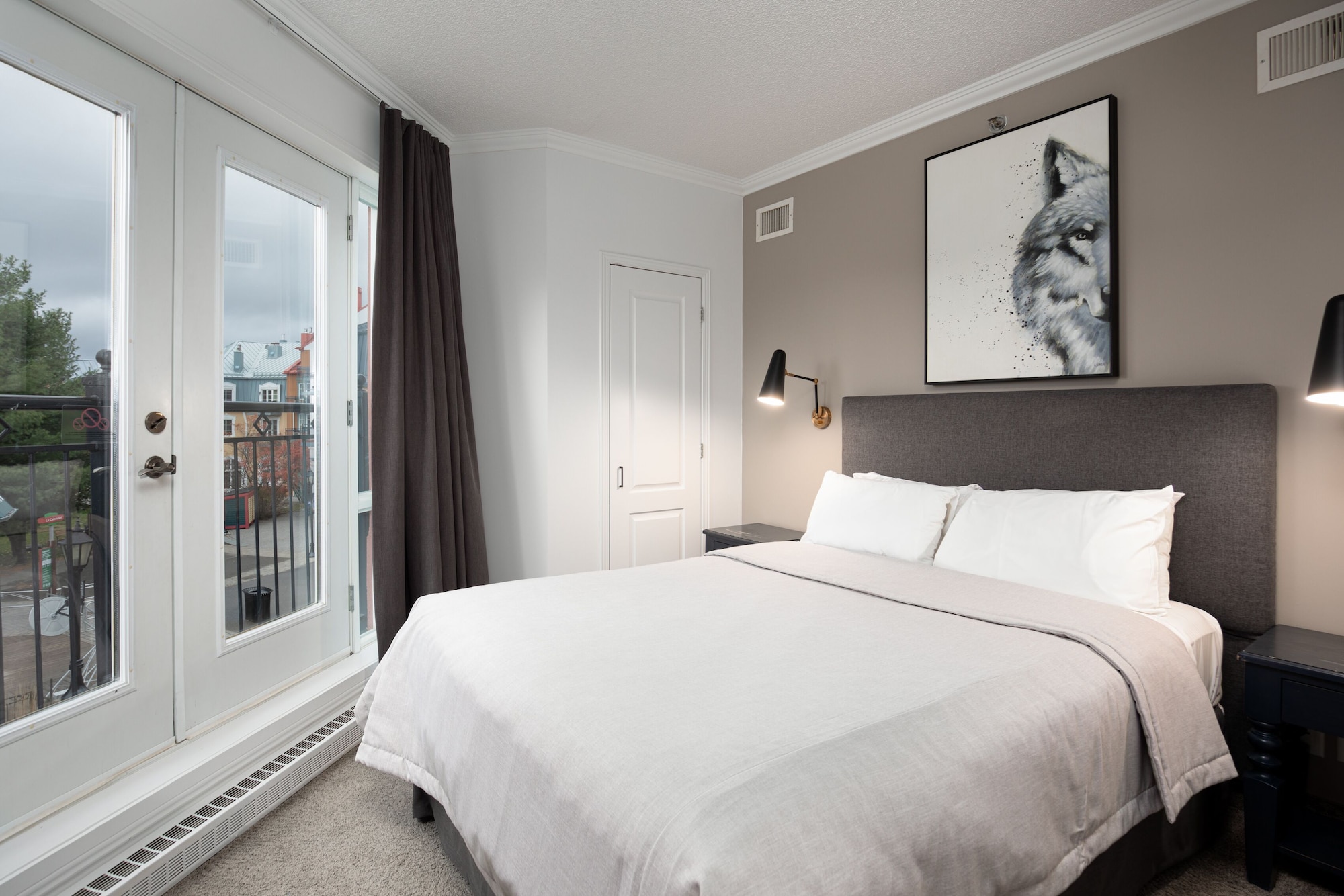3 BEDROOMS, SUITE