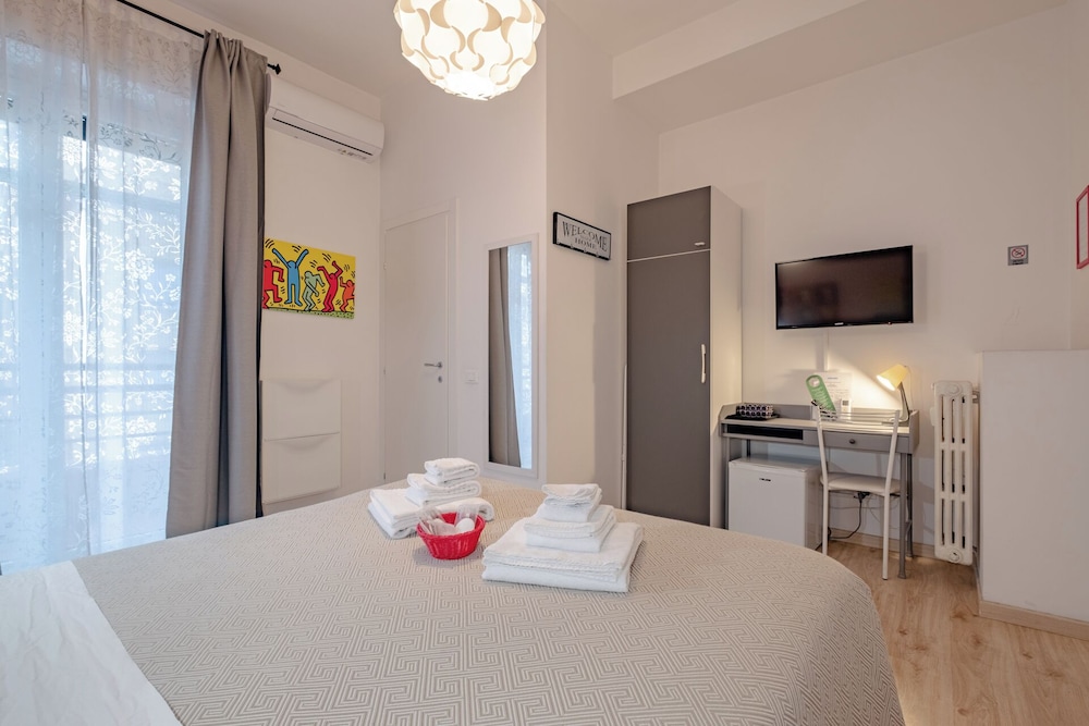 Damiani Sister Guest House 14/50