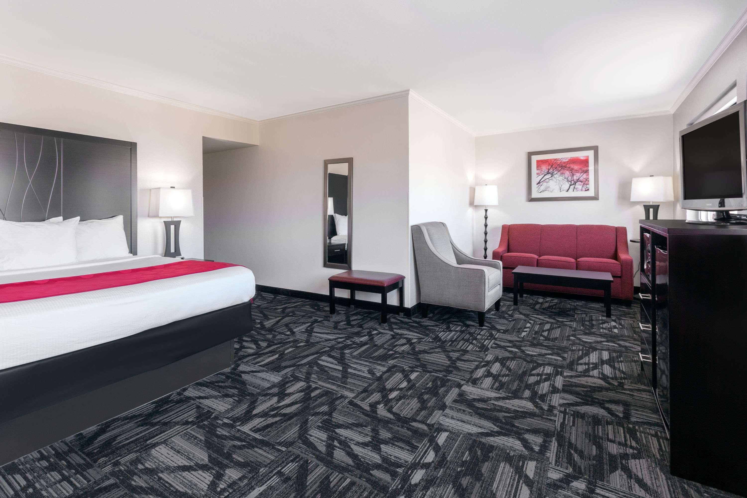 جناح جونيور بسرير كينج، Ramada By Wyndham Tuscaloosa 2/2