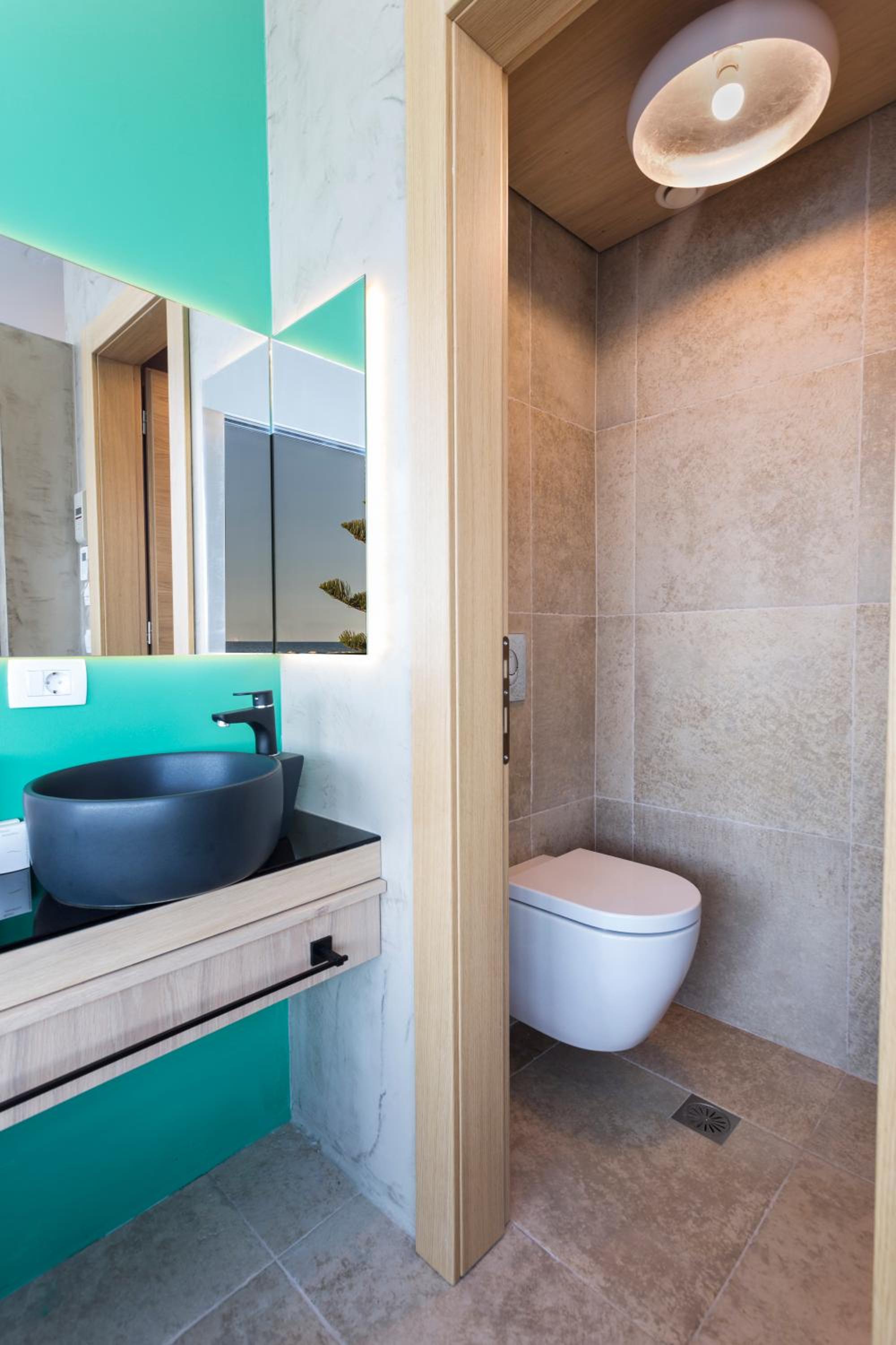 Kalamaki Luxury Suites 46/51