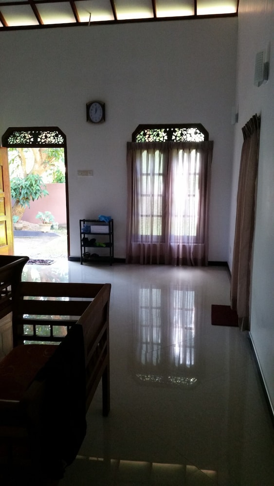 Srilusa Home Stay Hikkaduwa 7/19