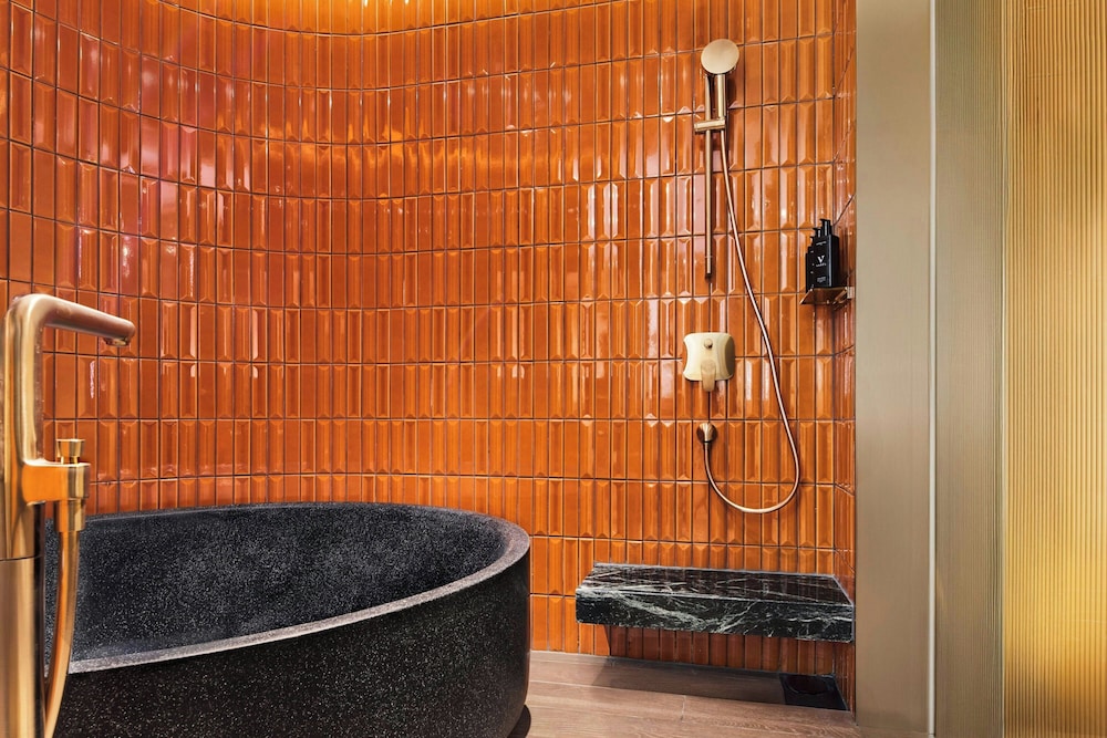 Varel Singapore, a Tribute Portfolio Hotel 9/50