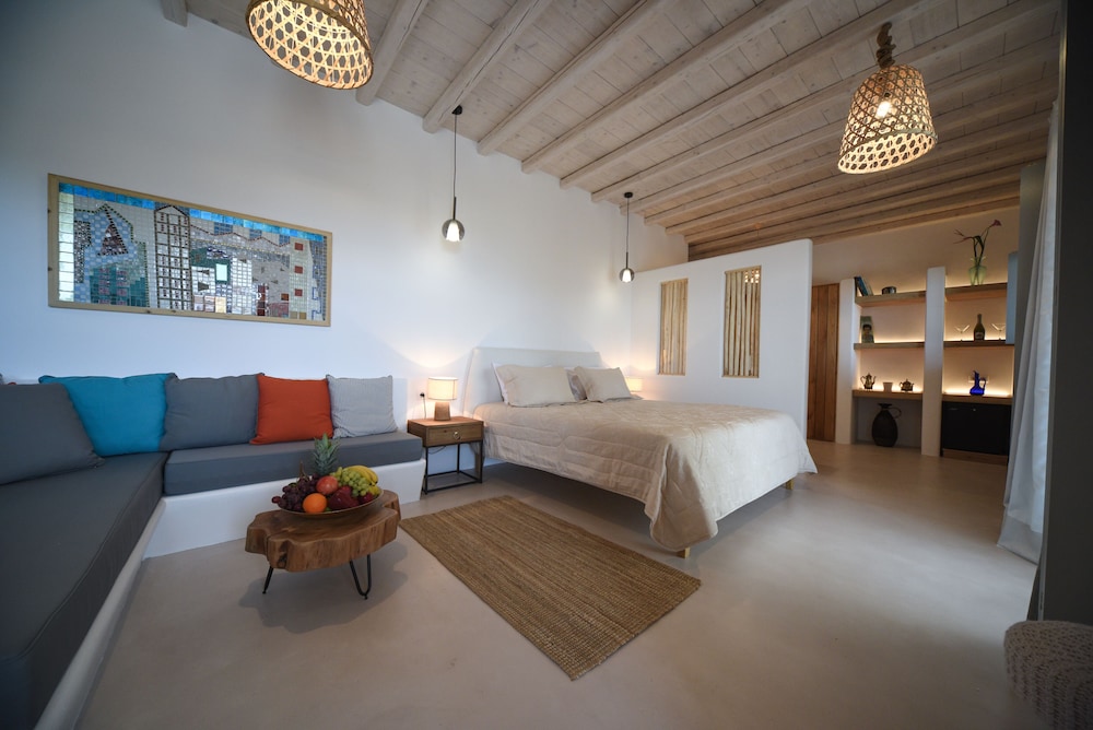 Myconian Crown Suites 36/51