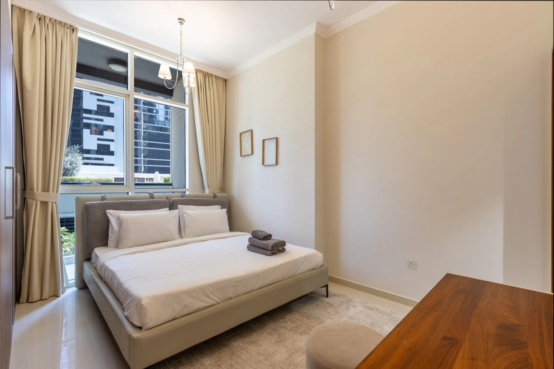 Room at 2B & Maid in Dunya 5 Min Walk to Dubai Mall, DUBAI