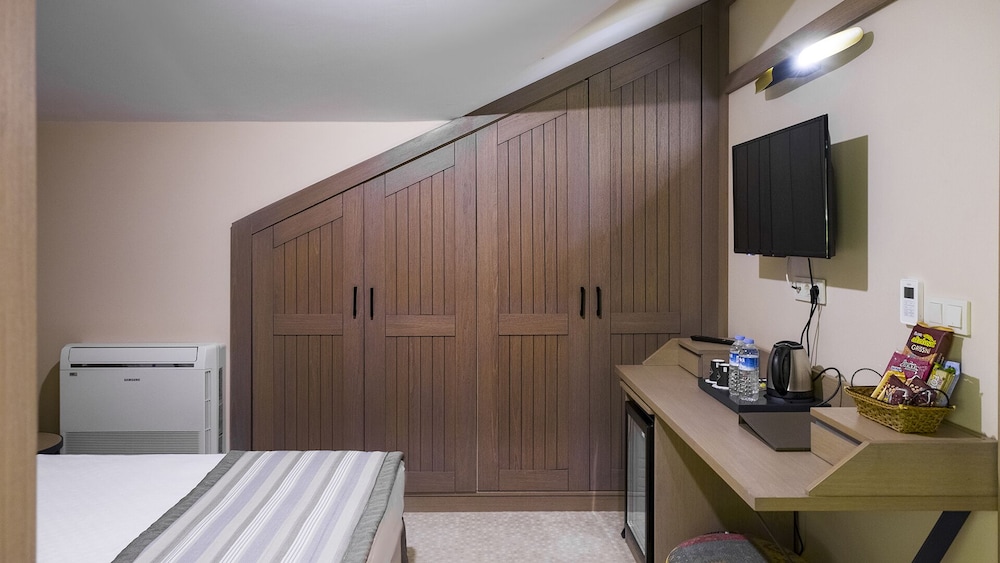 غرفة قياسية بسرير كوين، Mata Butik Hotel 2/3
