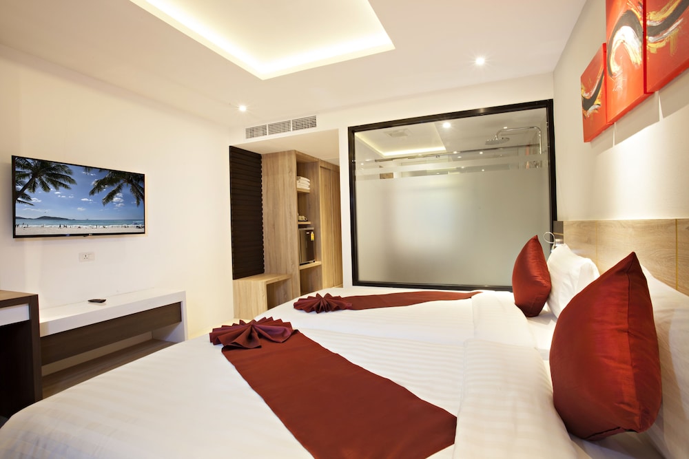 Paripas Patong Resort 30/76