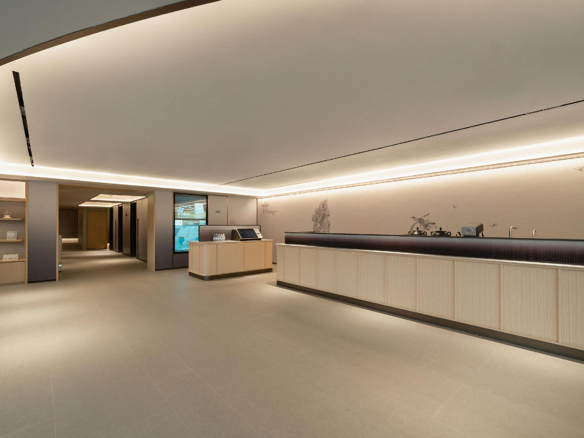 Ji Hotel (Beijing Road Pedestrian Street Tianzi Wharf) 7/50