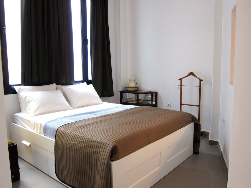 Concierge Athens I 17/50