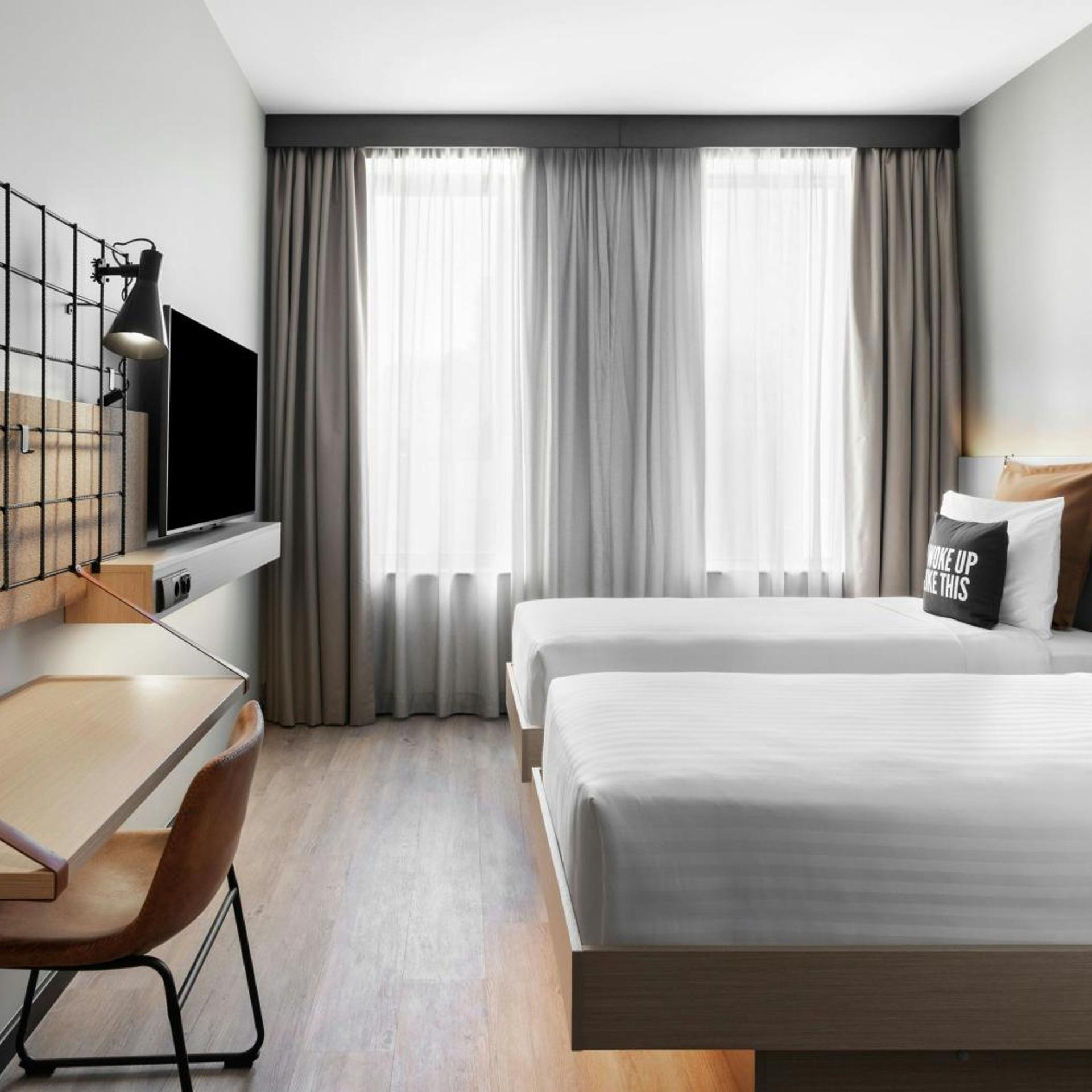 Moxy, Twin Beds