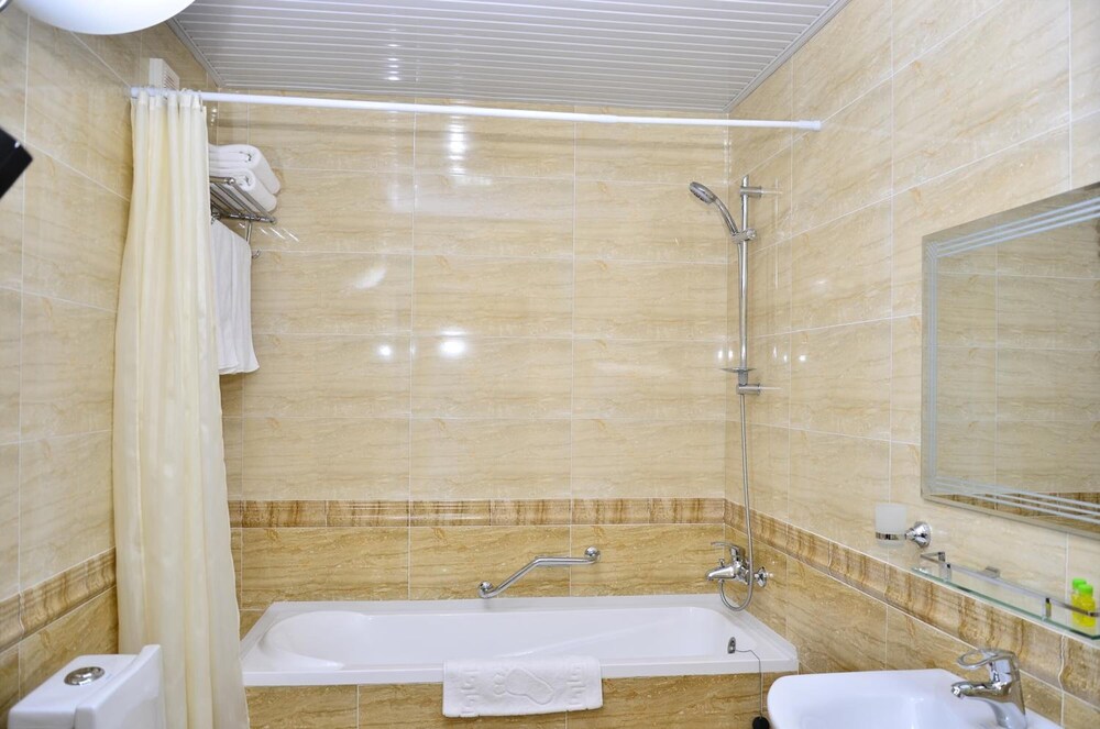 Hotel Diyora 37/37