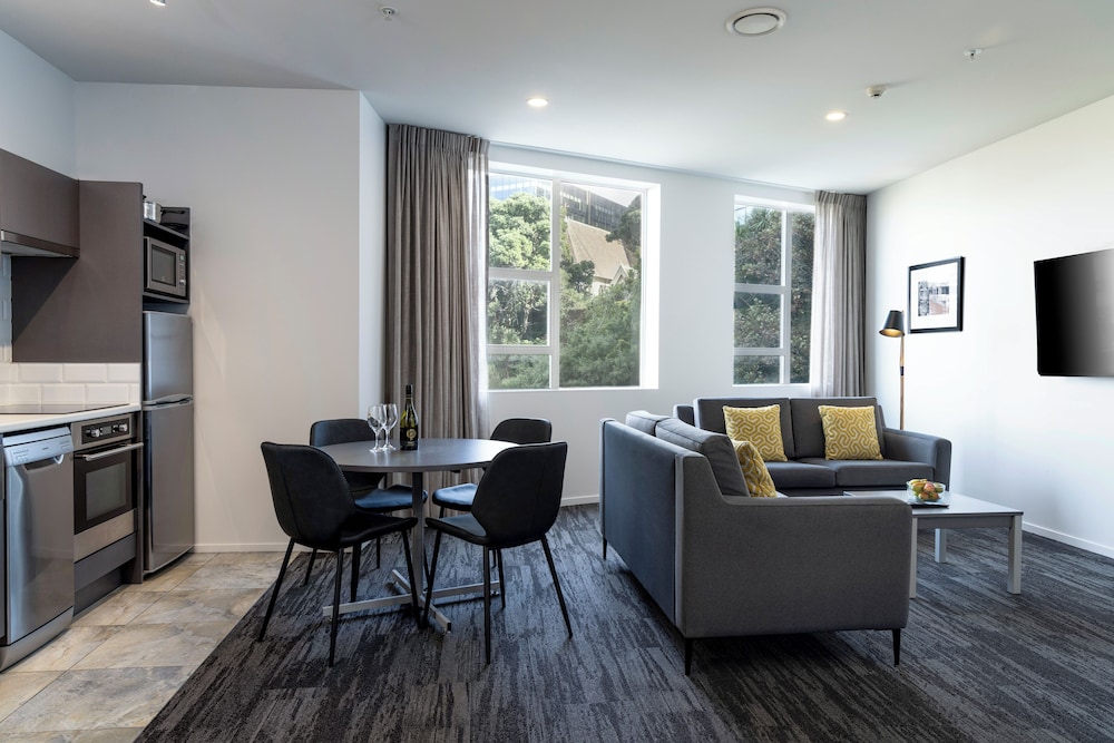 Quest On Thorndon 32/57