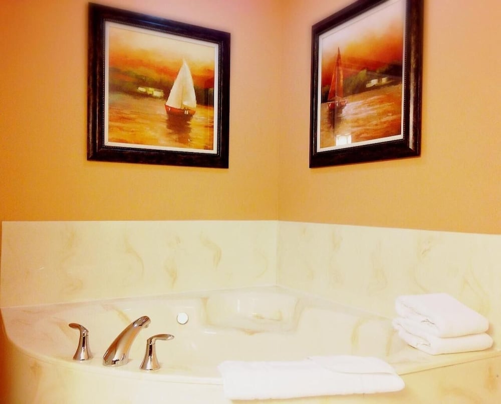 Grandstay Residential Suites Hotel - Sheboygan 25/69