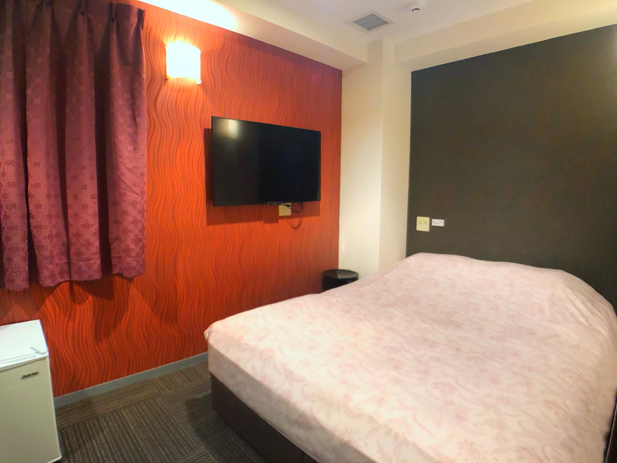 Semi Room, Semi Double Bed