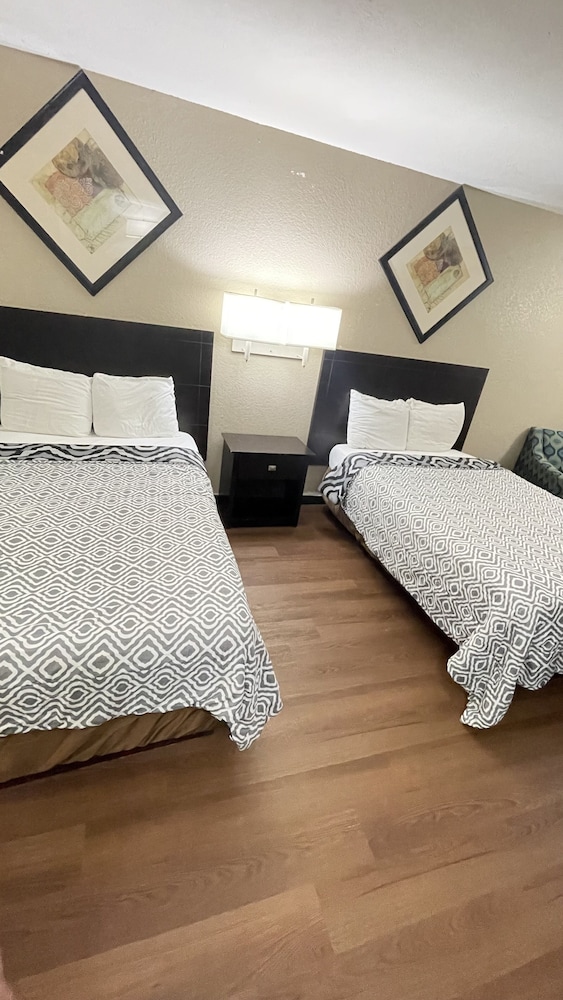 Americas Best Value Inn & Suites Pinckneyville 28/59