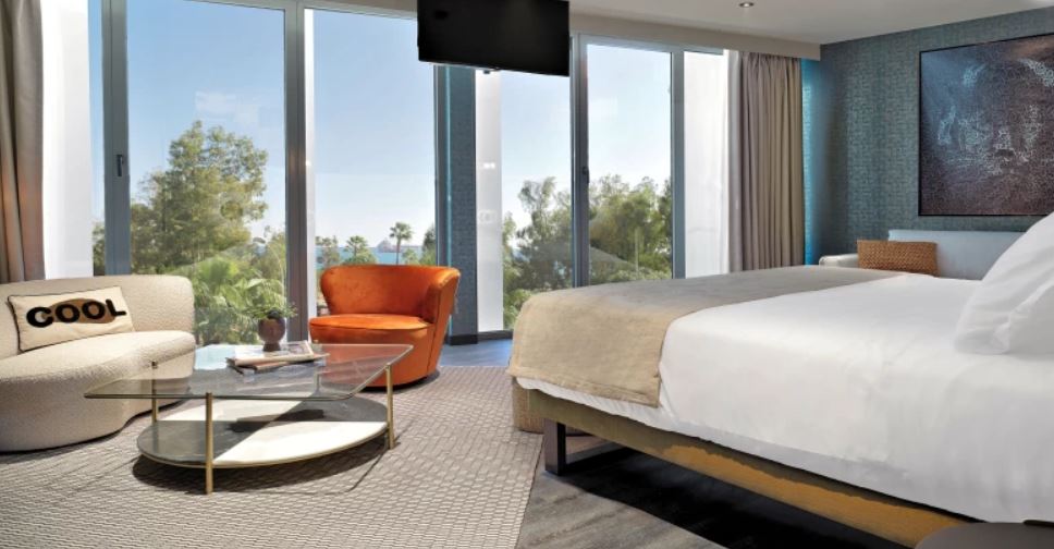 Heaven, Suite, Sea Front