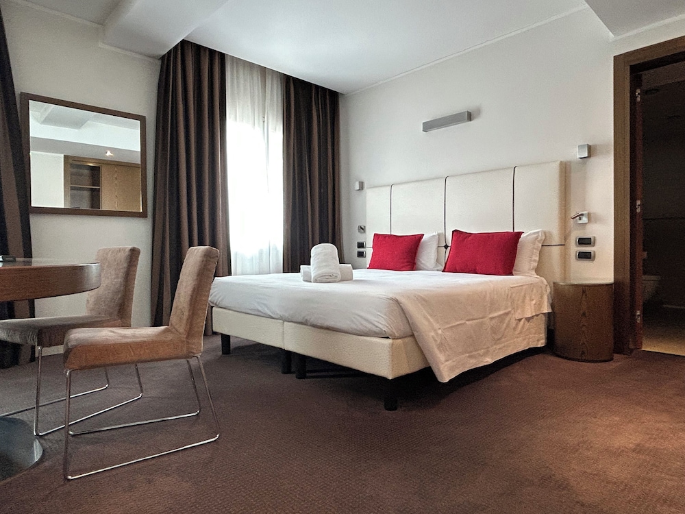 Hotel Plaza 18/47