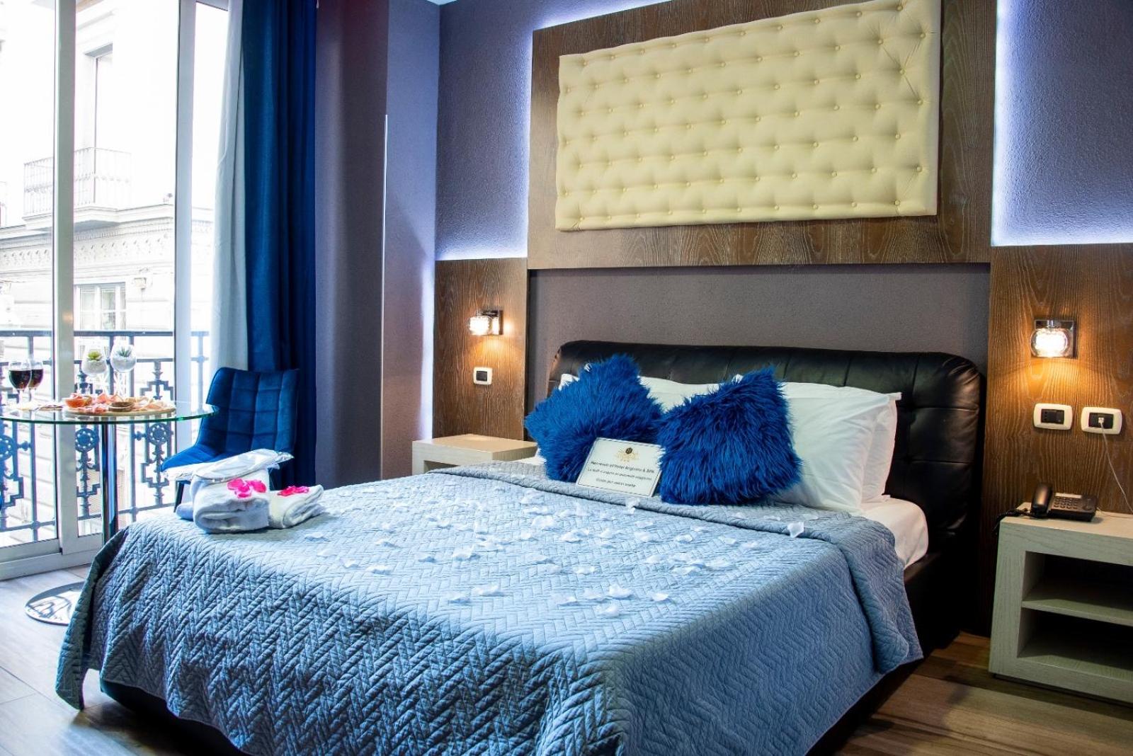 Room, Double Bed, Hot Tub