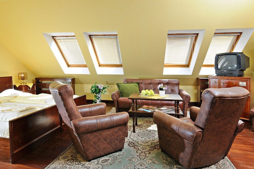 HOTEL BARBAKAN 19/38