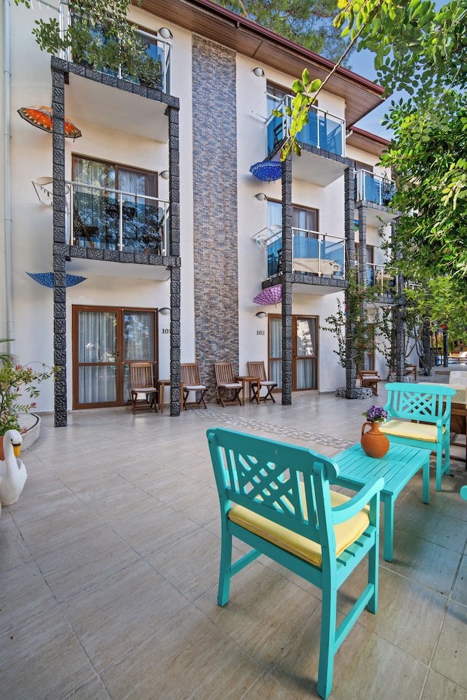 Eden Pyara Hotel Turunc 5/106