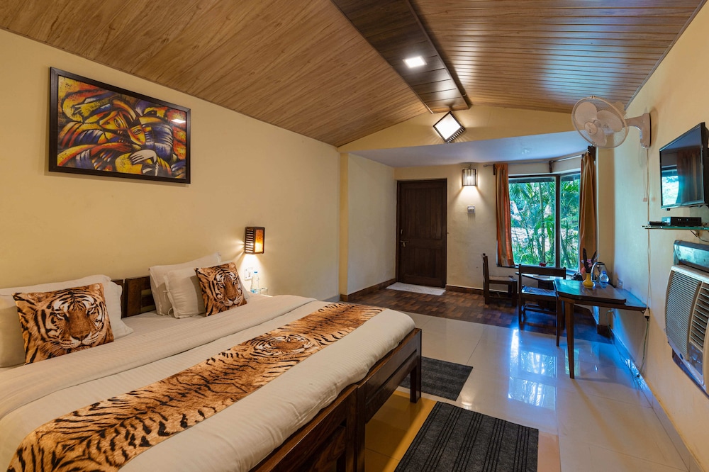 CORBETT WILD RESORT 4/50