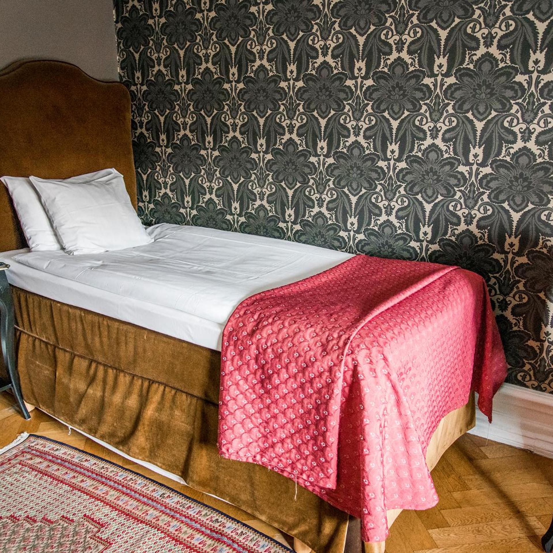 Room, Single