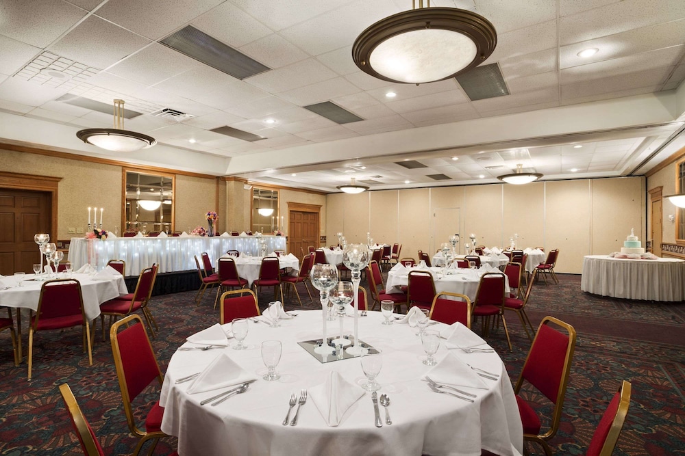 restaurant cafeteria