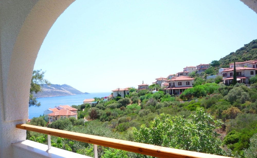 Olea Nova Boutique Hotel 67/73