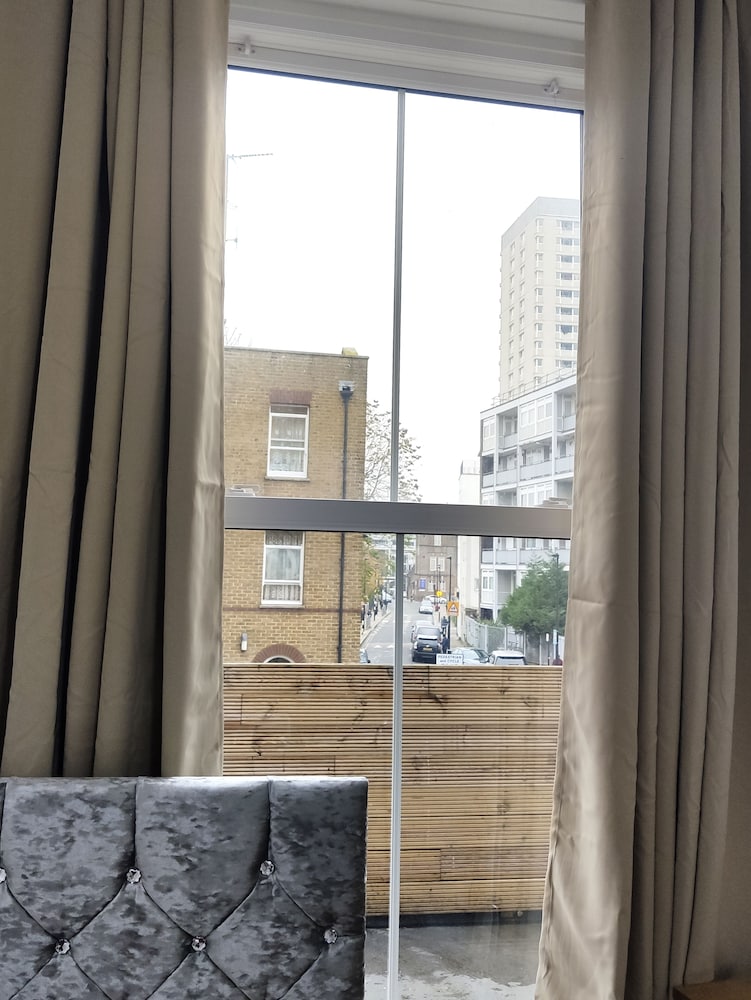 OYO New City Lodge 36/45