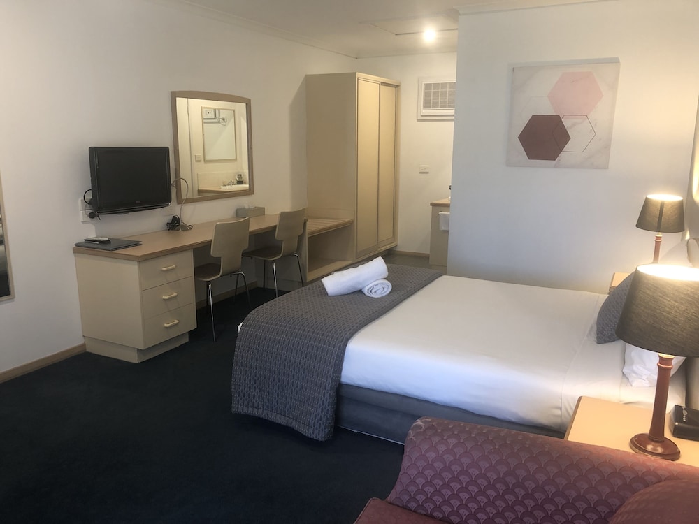 Capricorn Motor Inn 21/55