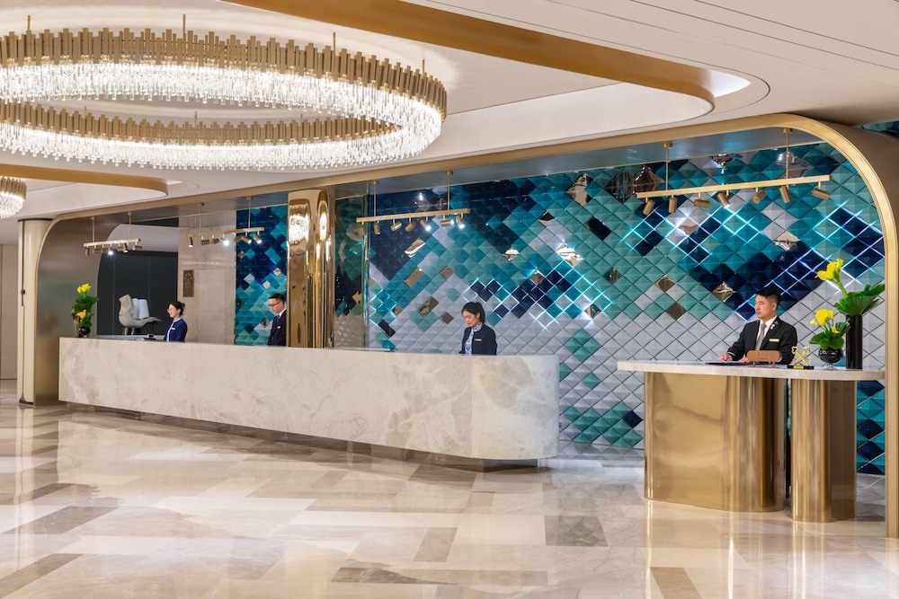 Sunworld Dynasty Hotel 6/45