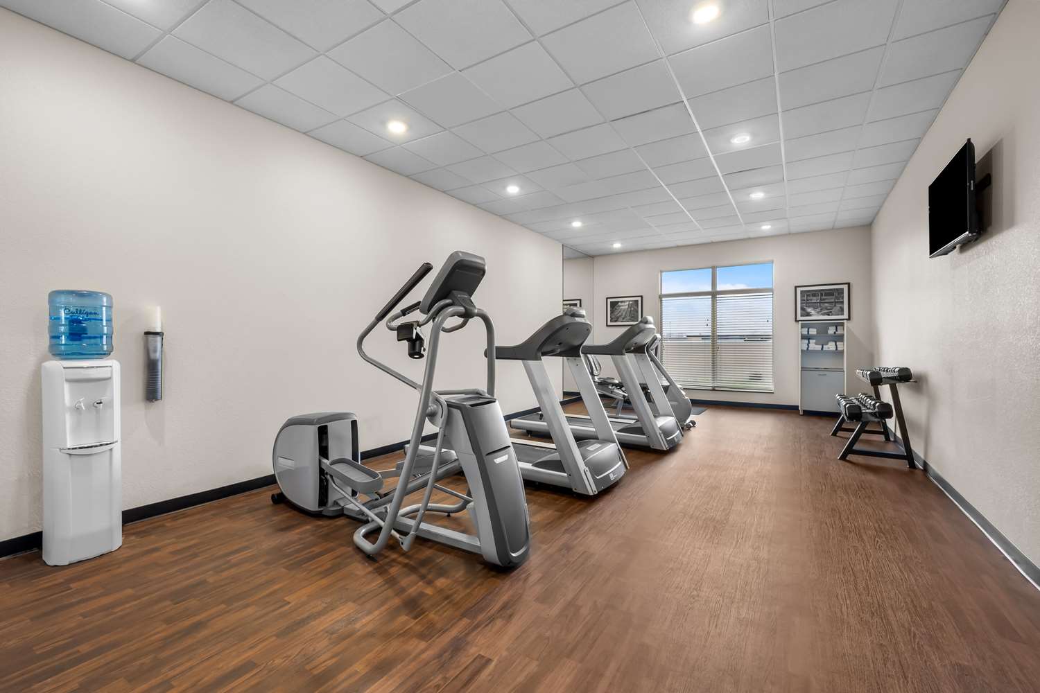 Sleep Inn & Suites West-Near Medical Center 8/15