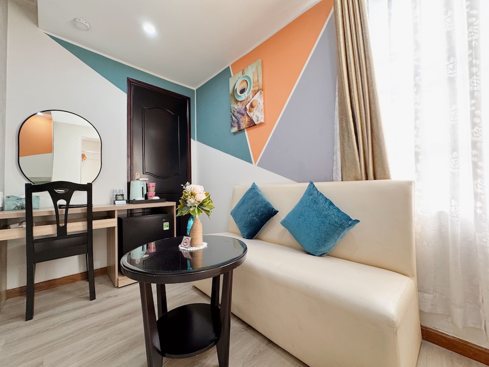 SUNRISE CENTRAL HOTEL 26/47