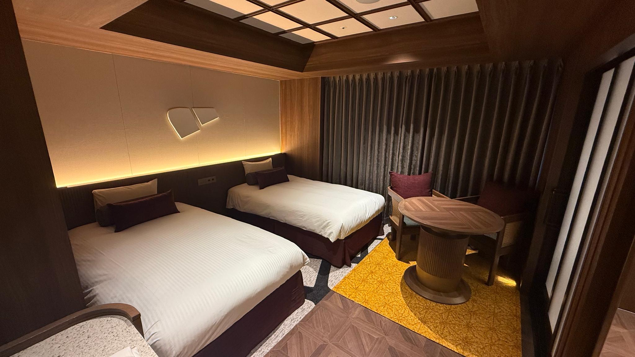 Universal, Double Bed