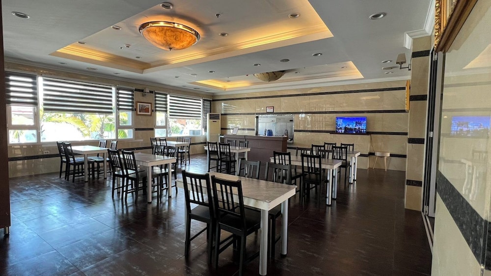 Townhouse Oak Vera Hotel Near Clark International Airport 43/57