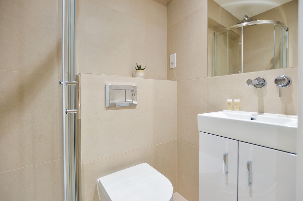 Queensborough Terrace Serviced Apartments 38/50
