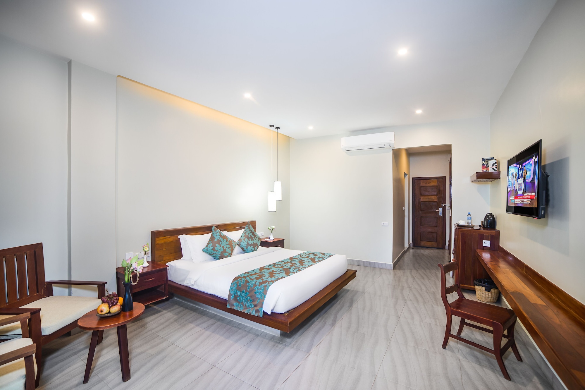 PREMIER, DELUXE, DOUBLE BED