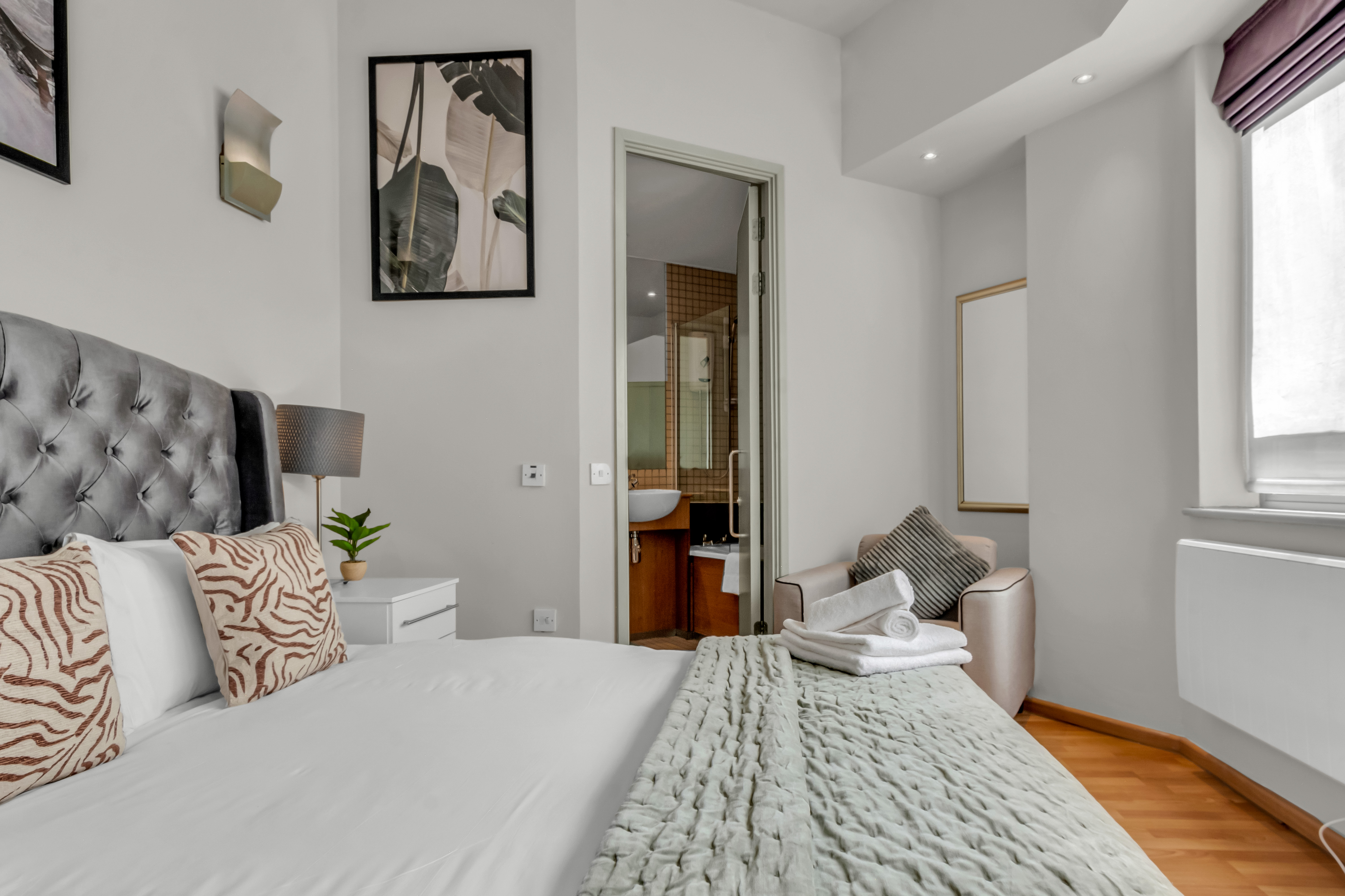 Luxurious Lawrence House Serviced Apartment 12/50