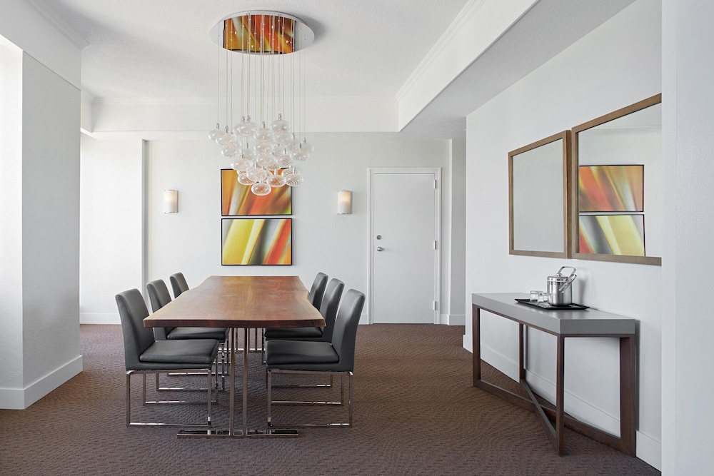 Sheraton Parkway Toronto North Hotel Suites 27/46