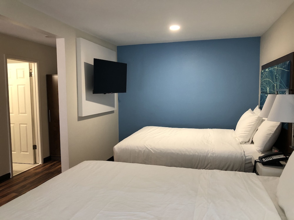 Red Lion Inn & Suites Nashville Airport 6/18