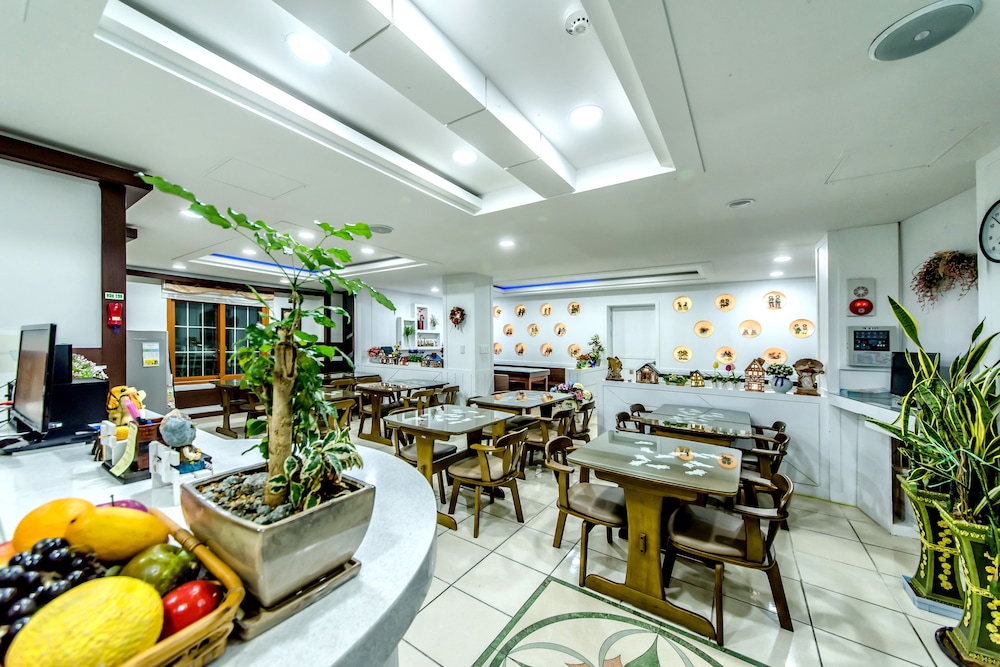 Jungmun Jejuhue Pension 28/44