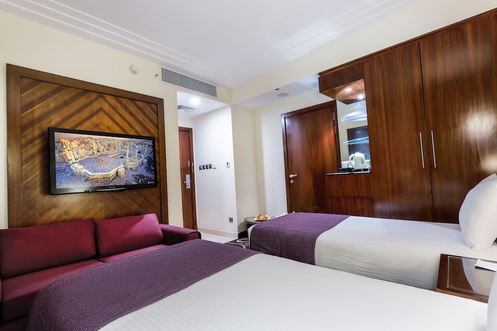 2 ROOMS, FAMILY SUITE