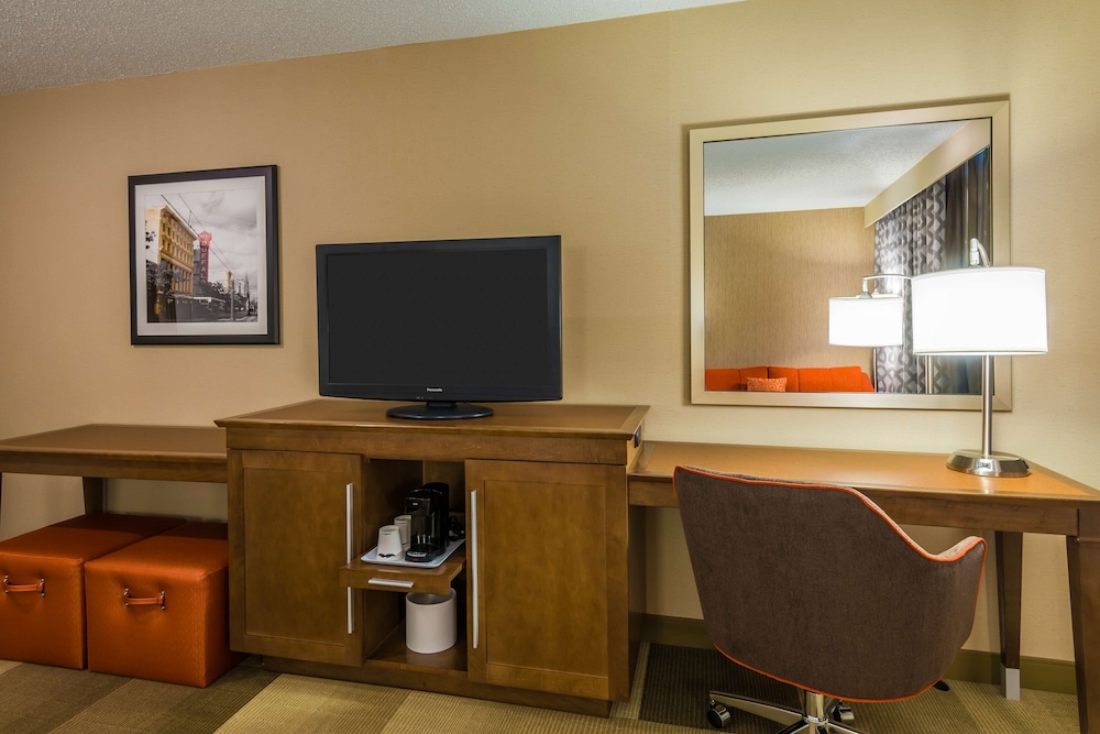 Hampton Inn Buffalo Airport/Galleria Mall 40/49