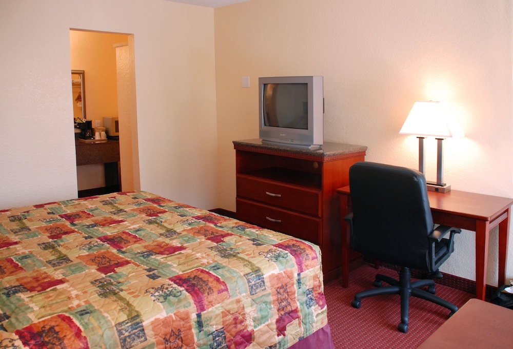 Relax Inn and Suites 21/30