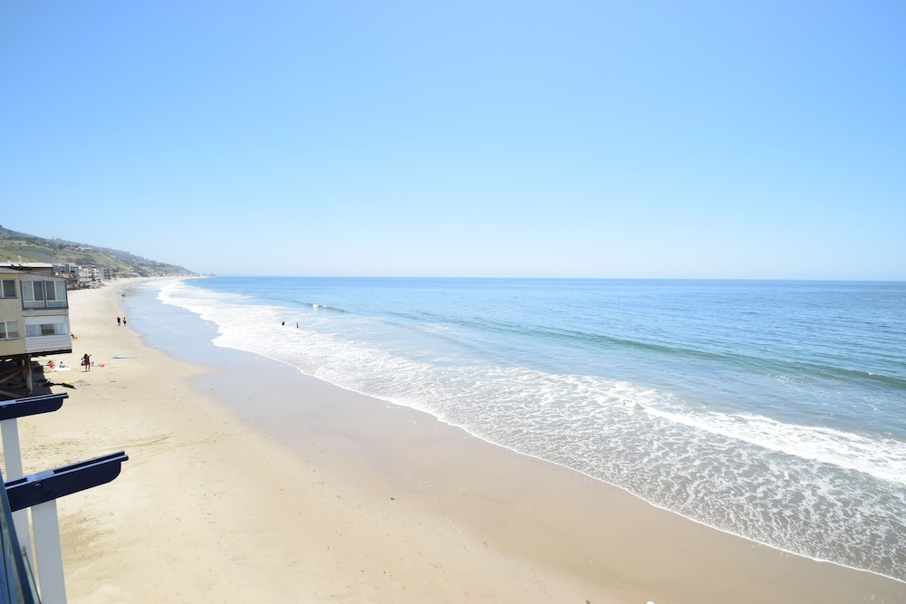 Malibu Beach Paradise Apartments 45/50