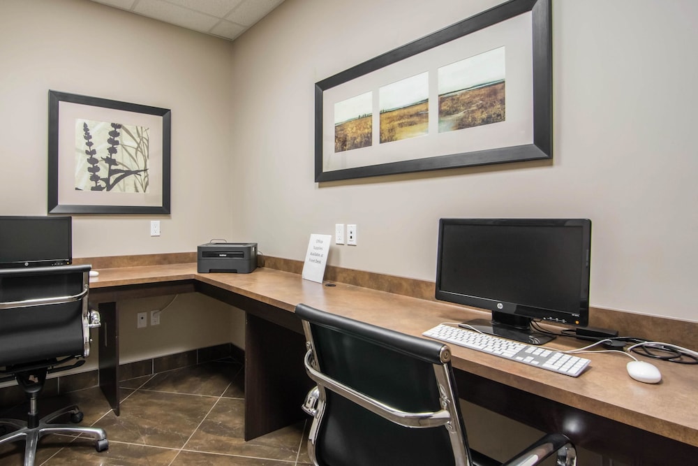 Comfort Inn & Suites Fort Saskatchewan 37/43